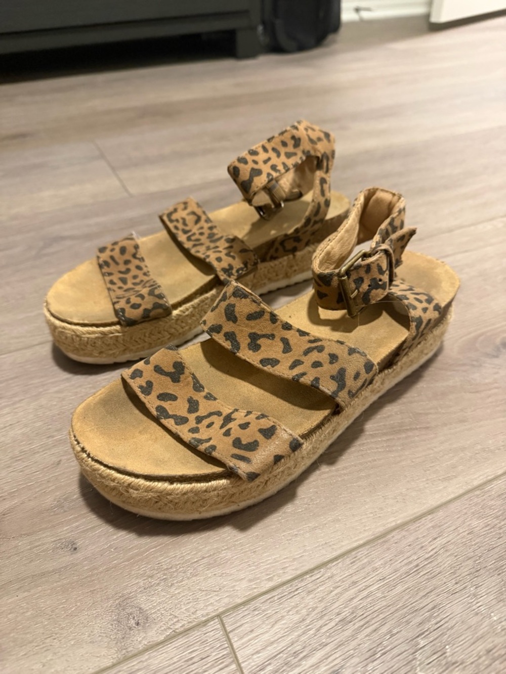 Womens Leopard Print Platform Sandals - Tan